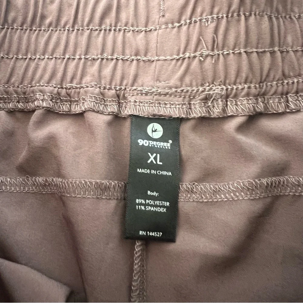 90 degree by reflex shorts size XL - Picture 3 of 10
